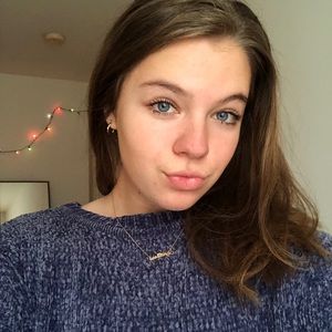 Meet your Posher, Olivia